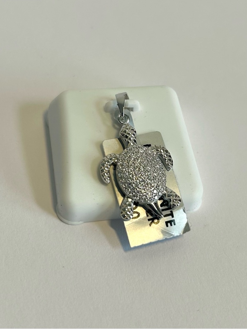 NWT Moissanite (1.00CTW) 925 Silver Sea Turtle Pendant - Sparkling Silver - Picture 3 of 3